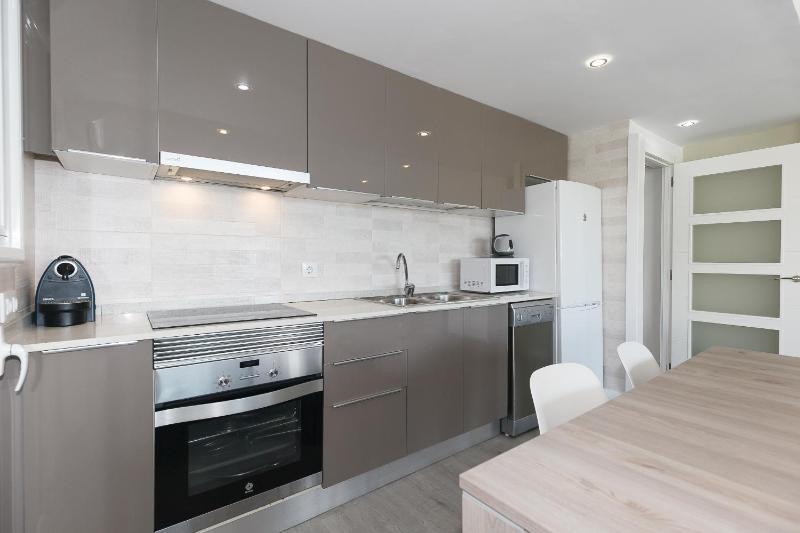 UHC Sorolla Apartments Superior - image 15