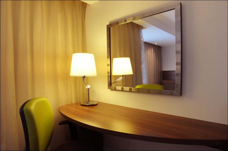 Hampton By Hilton Birmingham Broad Street - image 29