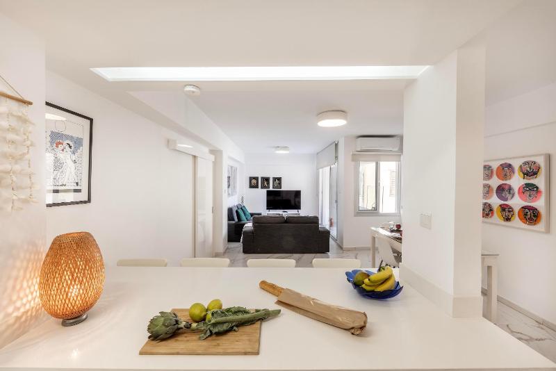 Mackenzie Leo Seafront Suite - image 14