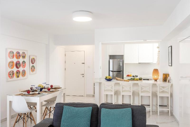 Mackenzie Leo Seafront Suite - image 8