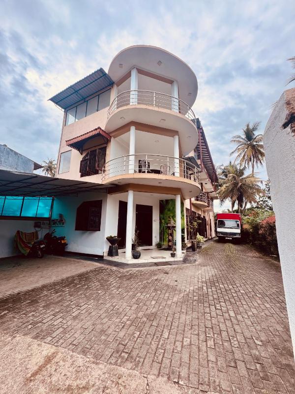 Harshi Guest House - image 1