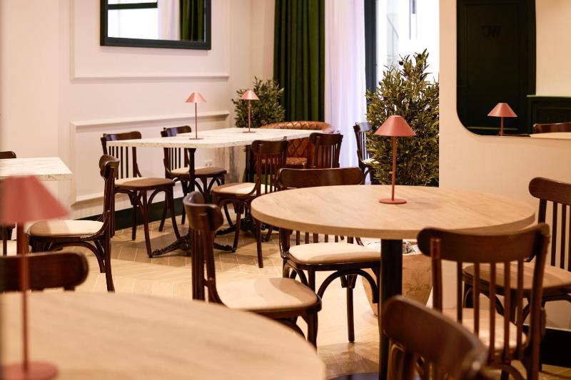 Honest Granada Hotel - image 6