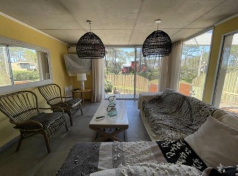 Imponente casa con piscina en corazón de Montoya - image 34