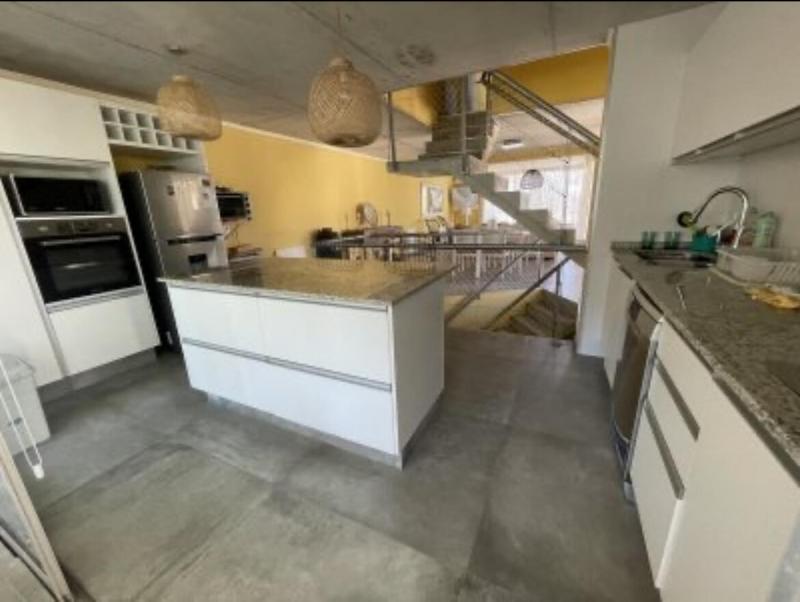 Imponente casa con piscina en corazón de Montoya - image 42