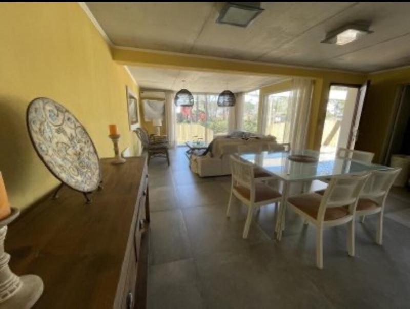 Imponente casa con piscina en corazón de Montoya - image 32