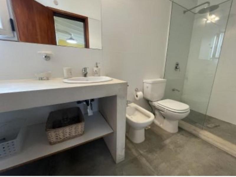 Imponente casa con piscina en corazón de Montoya - image 8