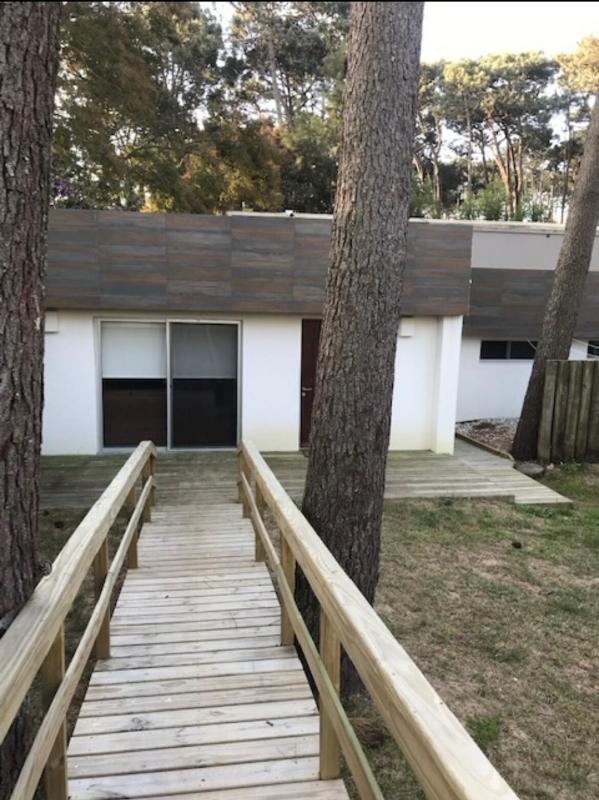 Imponente casa con piscina en corazón de Montoya - image 2