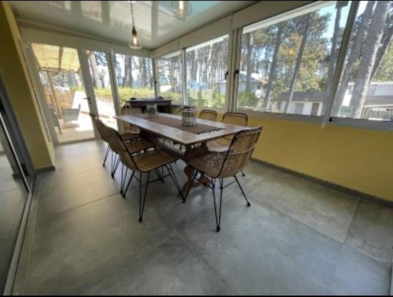 Imponente casa con piscina en corazón de Montoya - image 11