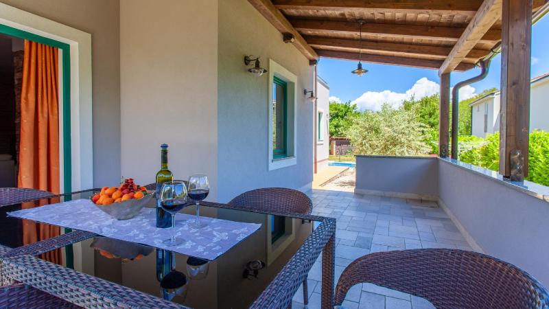 Villa Tara with beautiful heated pool by Villas Gu - image 36