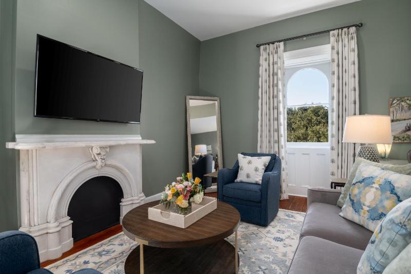 Hamilton Turner Inn - image 38