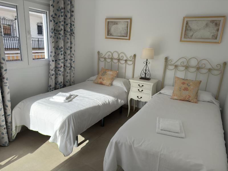 Nerja Paradise Rentals - Villa Valeria - image 5