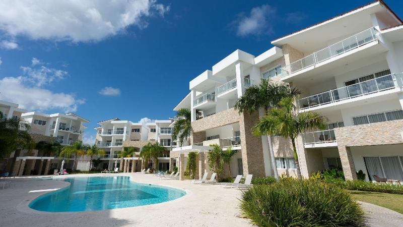 Seaside Luxury 1BDR Condo Paseo Playa Coral D-306 - image 35