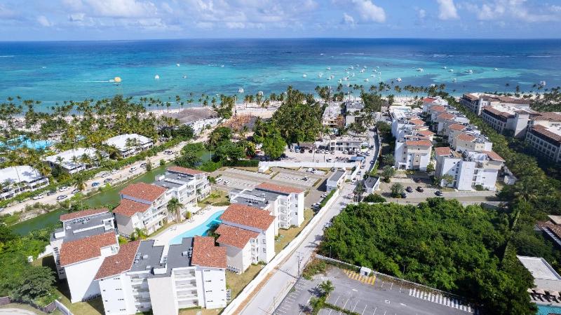 Seaside Luxury 1BDR Condo Paseo Playa Coral D-306 - image 19