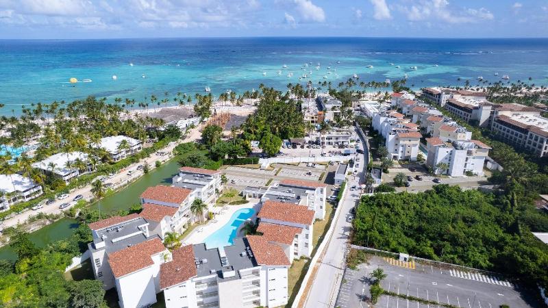 Seaside Luxury 1BDR Condo Paseo Playa Coral D-306 - image 39