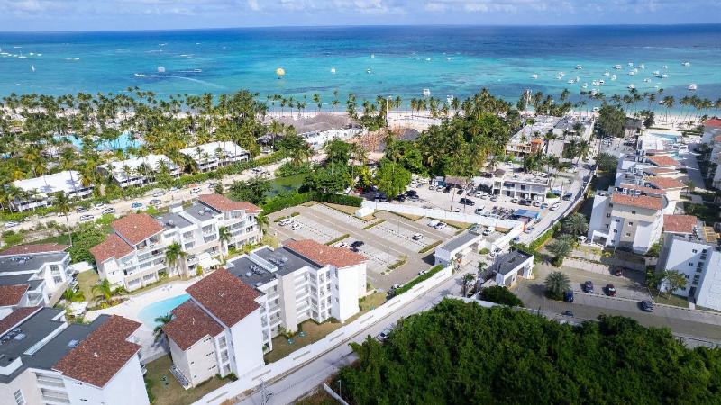 Seaside Luxury 1BDR Condo Paseo Playa Coral D-306 - image 33