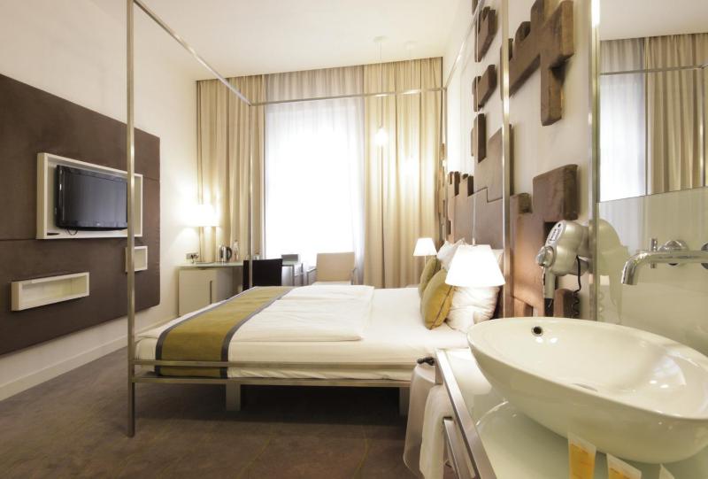 Superior Double or Twin Room image 2