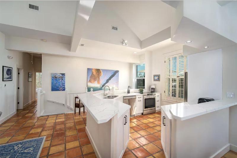 Azure Vista Penthouse - image 13