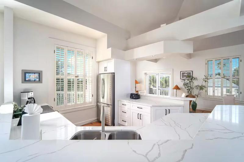 Azure Vista Penthouse - image 5