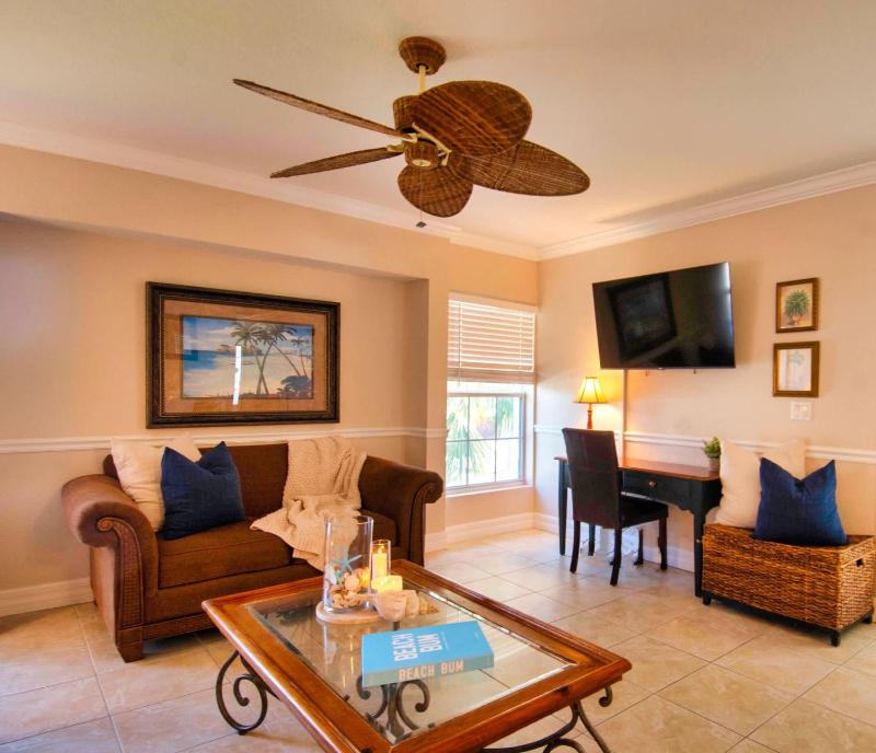 2BR Siesta Key Downtown Condo Walk Everywhere - image 20