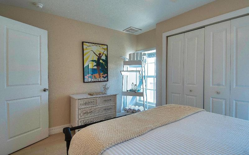 2BR Siesta Key Downtown Condo Walk Everywhere - image 6