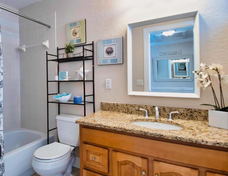 2BR Siesta Key Downtown Condo Walk Everywhere - image 23