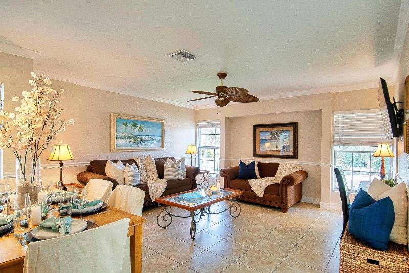 2BR Siesta Key Downtown Condo Walk Everywhere - image 22