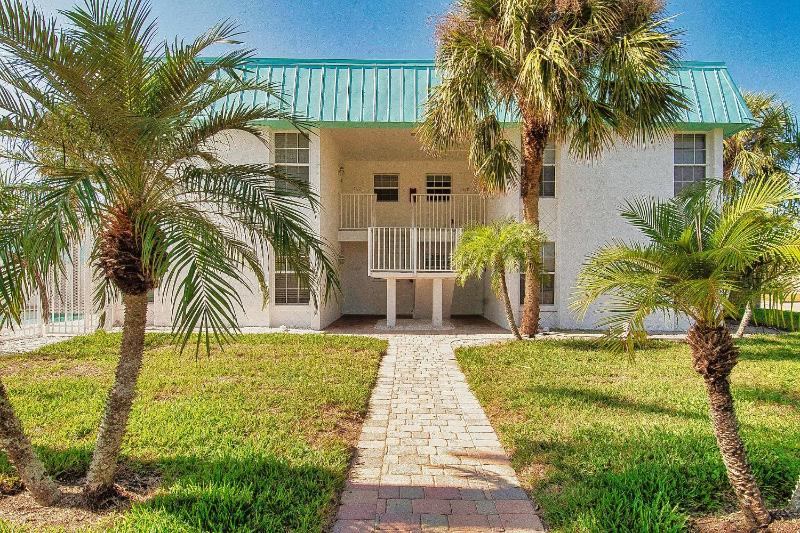 2BR Siesta Key Downtown Condo Walk Everywhere - image 4