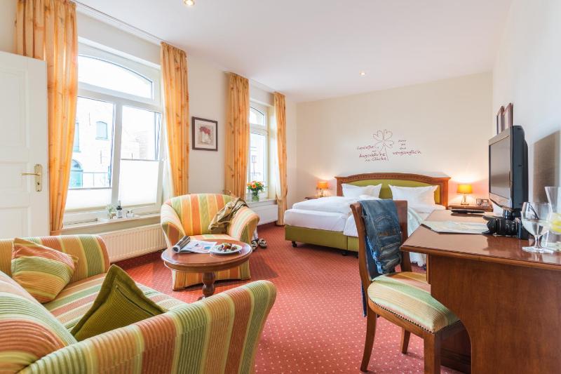 Double Room image 4