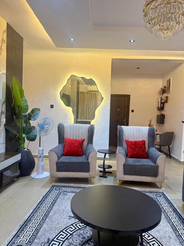 Stylish Luxe 2 Bedroom APT 1 - Wuse 2 with Netflix 247 Power & High Speed Wifi - image 12