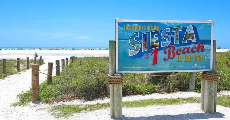 2BR Siesta Key Downtown Condo Walk Everywhere - image 11