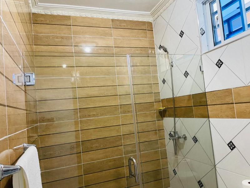 impecable 2 Bedroom Apartment Steps from the Pier - image 4
