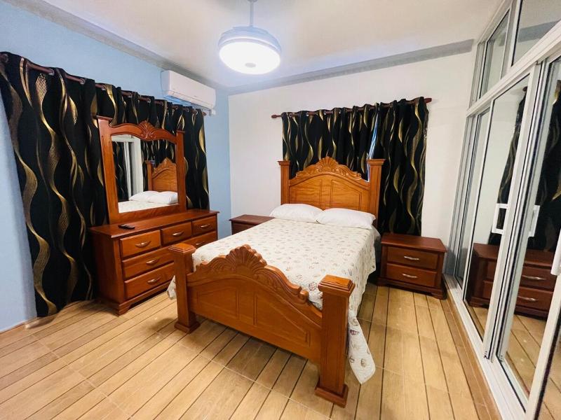 impecable 2 Bedroom Apartment Steps from the Pier - image 15