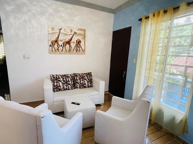 impecable 2 Bedroom Apartment Steps from the Pier - image 20
