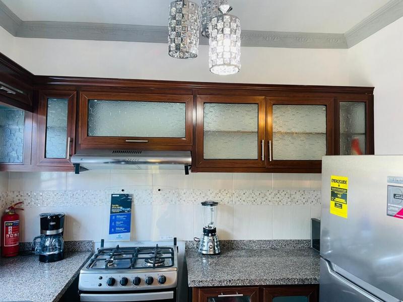 impecable 2 Bedroom Apartment Steps from the Pier - image 17