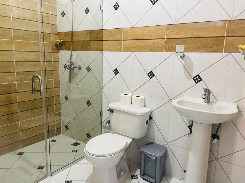 impecable 2 Bedroom Apartment Steps from the Pier - image 27