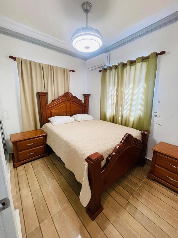 impecable 2 Bedroom Apartment Steps from the Pier - image 5