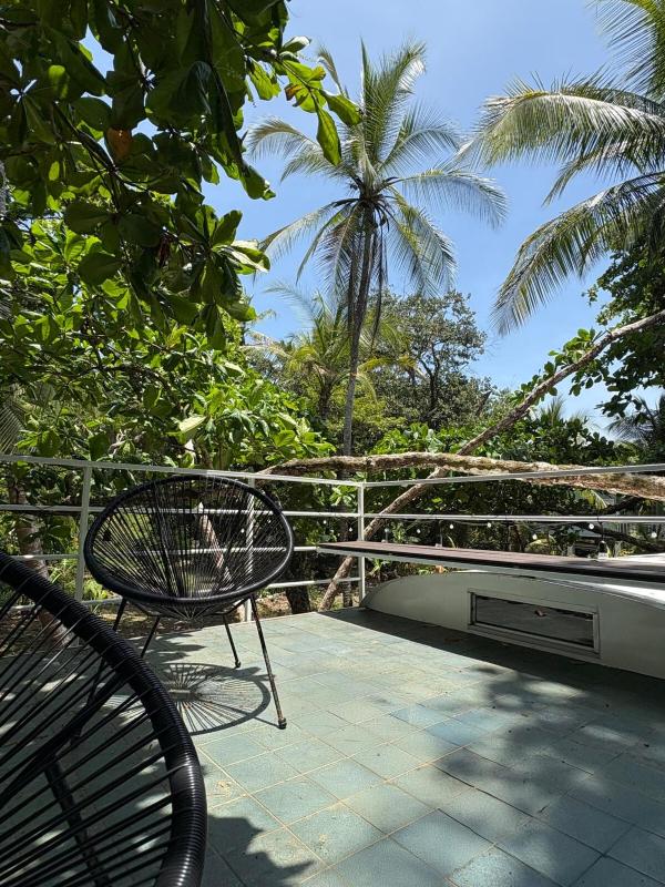 Unique Stay Fancy Beach Front Bus AC King - image 9
