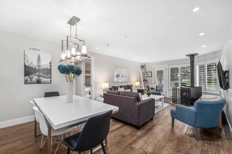 2BR | Snowberry | Wood Burning Fireplace | Modern Finishes | Parking | Ski Hill Shuttle - image 29