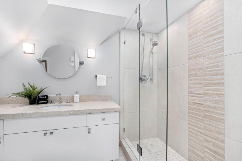 2BR | Snowberry | Wood Burning Fireplace | Modern Finishes | Parking | Ski Hill Shuttle - image 30