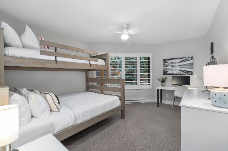 2BR | Snowberry | Wood Burning Fireplace | Modern Finishes | Parking | Ski Hill Shuttle - image 27