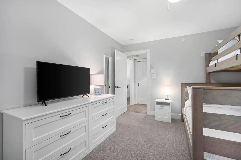2BR | Snowberry | Wood Burning Fireplace | Modern Finishes | Parking | Ski Hill Shuttle - image 8
