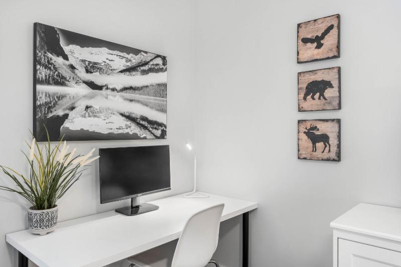 2BR | Snowberry | Wood Burning Fireplace | Modern Finishes | Parking | Ski Hill Shuttle - image 31