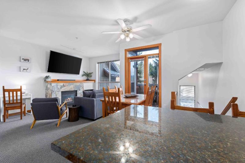 2BR in Symphony Hot Tub Gas Fireplace Epic Village Location Ski Shuttle - image 3