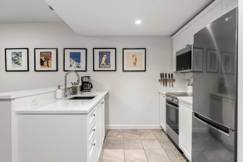 1BR plus King Murphy Bed in Tyndall Stone Lodge Village Location Pool and Hot Tub Fireplace - image 6