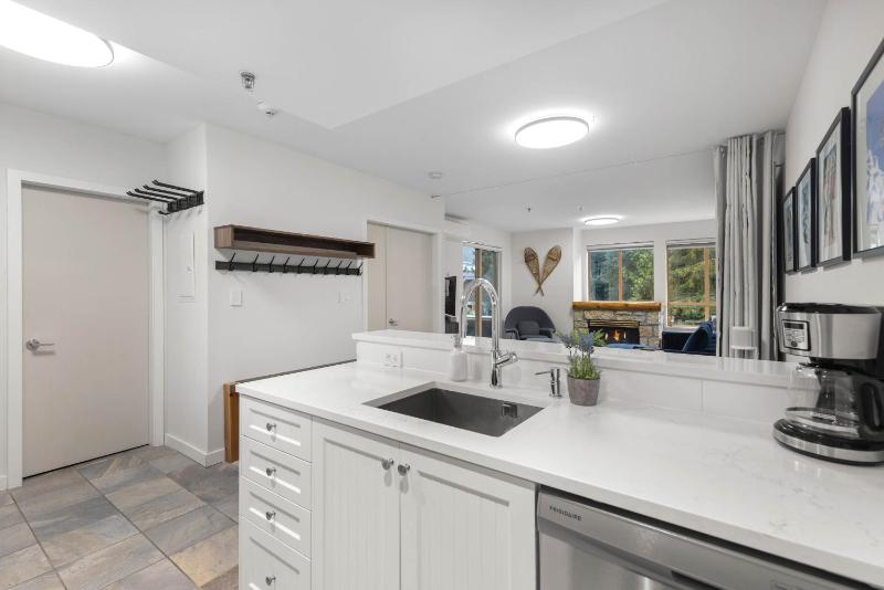 1BR plus King Murphy Bed in Tyndall Stone Lodge Village Location Pool and Hot Tub Fireplace - image 39