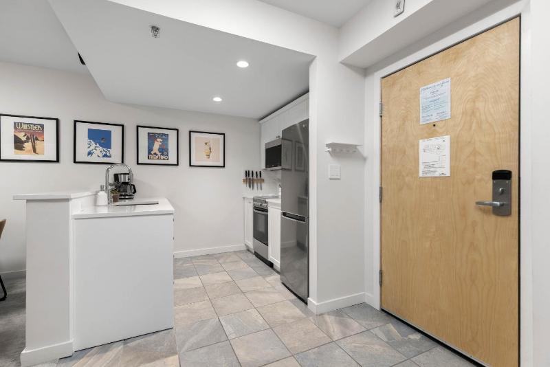 1BR plus King Murphy Bed in Tyndall Stone Lodge Village Location Pool and Hot Tub Fireplace - image 19