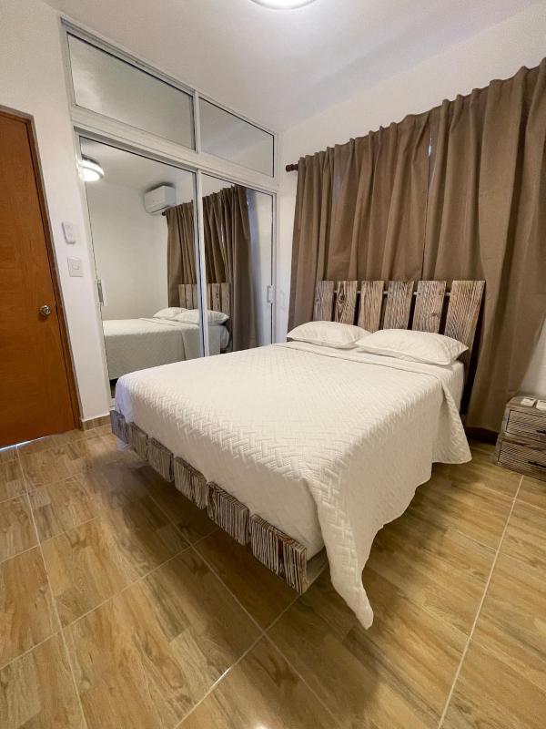 Luxurious 1BR apartment with ocean and mountain views central - image 31