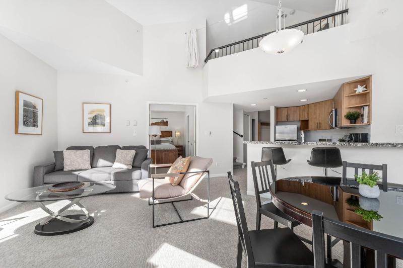 2BR plus Loft and Sofabed in Tyndall Stone Lodge Epic Village Location Mountain Views Pool and Hot Tub - image 20