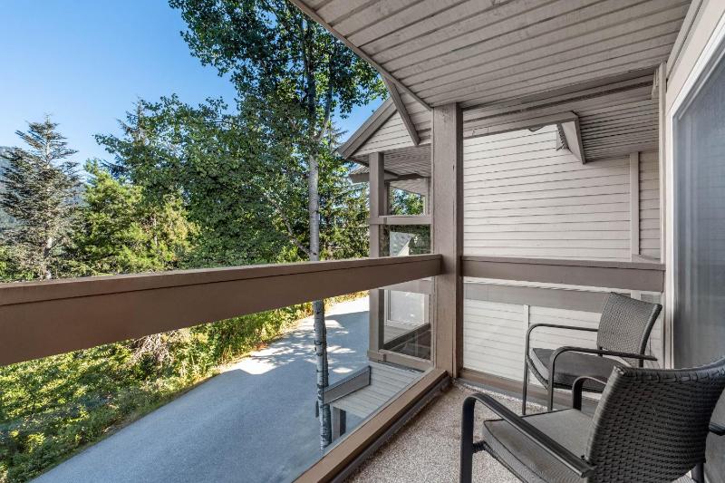 3BR | Whistler Creek Ridge | Ski-in/out | Private Hot Tub | Wood Fire | Private Garage - image 40