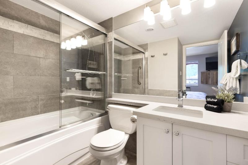 2BR in Deer Lodge Epic Location Private Covered Patio Free Parking - image 12